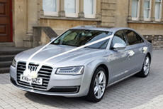 decorated wedding car